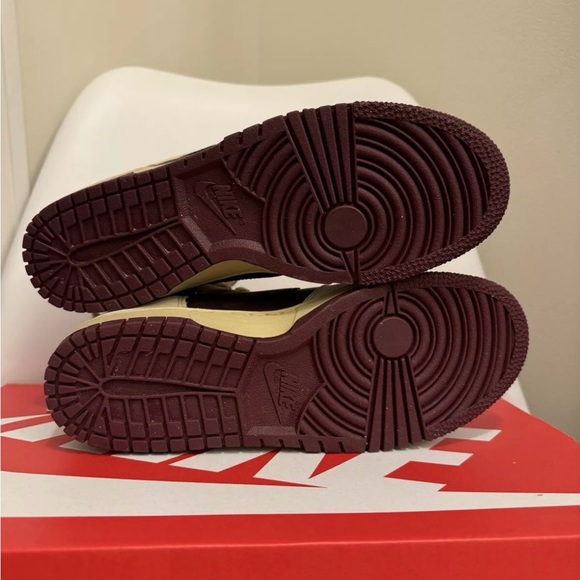 Nike Women's Dunk High 1985 Valentine's Day FD0794-700 Maroon -NWT - Picture 5 of 8